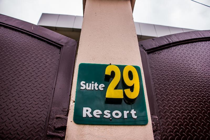Theodawn Hotels @ Suite 29 Ікеджа Екстер'єр фото